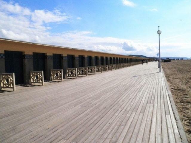 Studio Avec Espace Nuit En Plein Centre De Deauville Luaran gambar